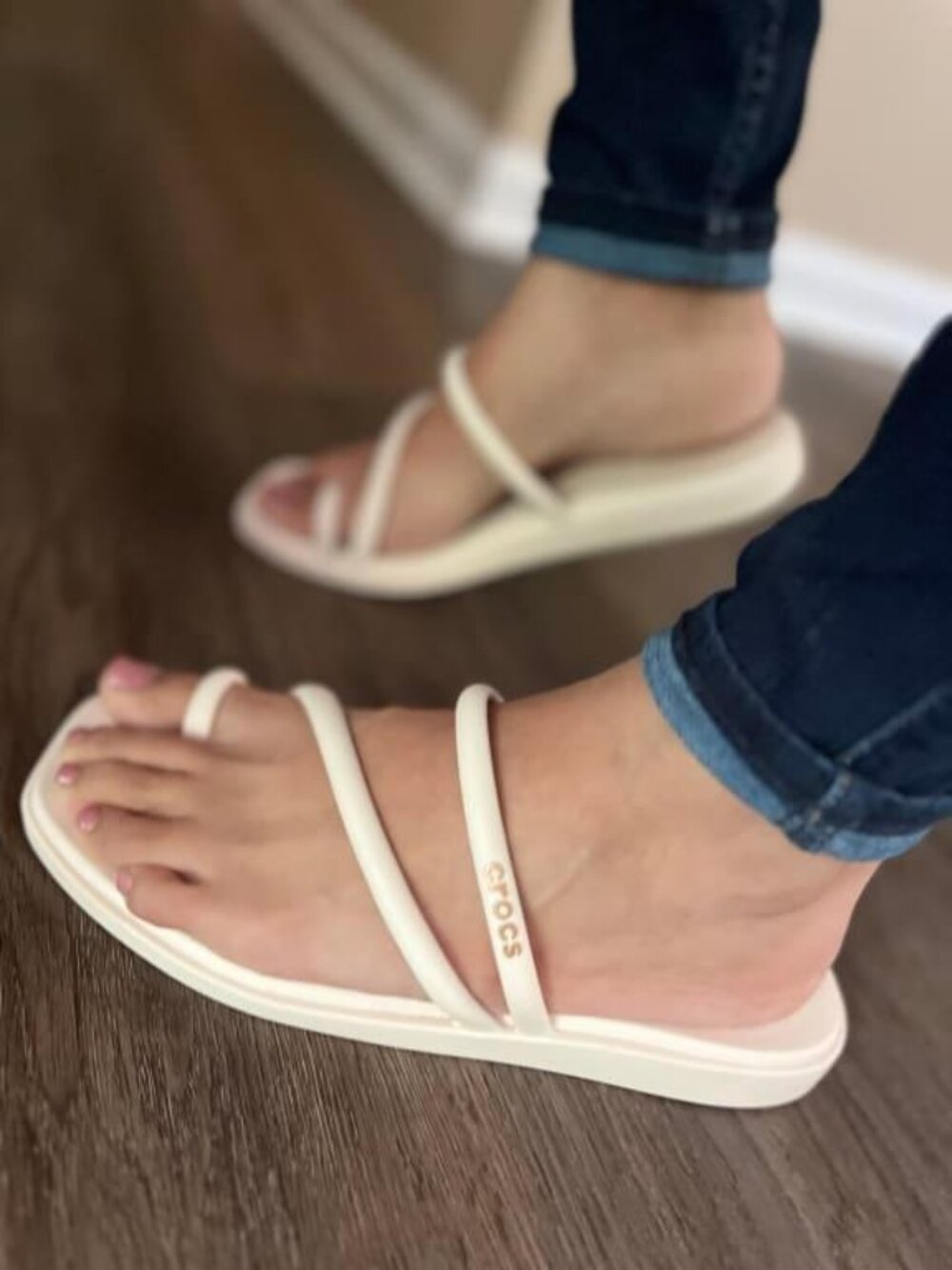 Crocs Miami Toe Loop Sandal, Chalk, Size 9